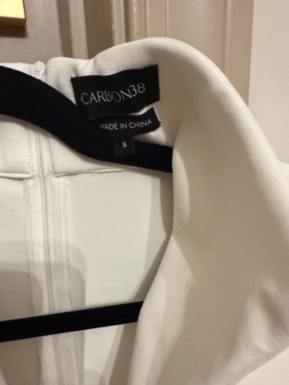 Sleeveless White Pleated-Hem Dress with Belt Carbon38 - Picture 5 of 10